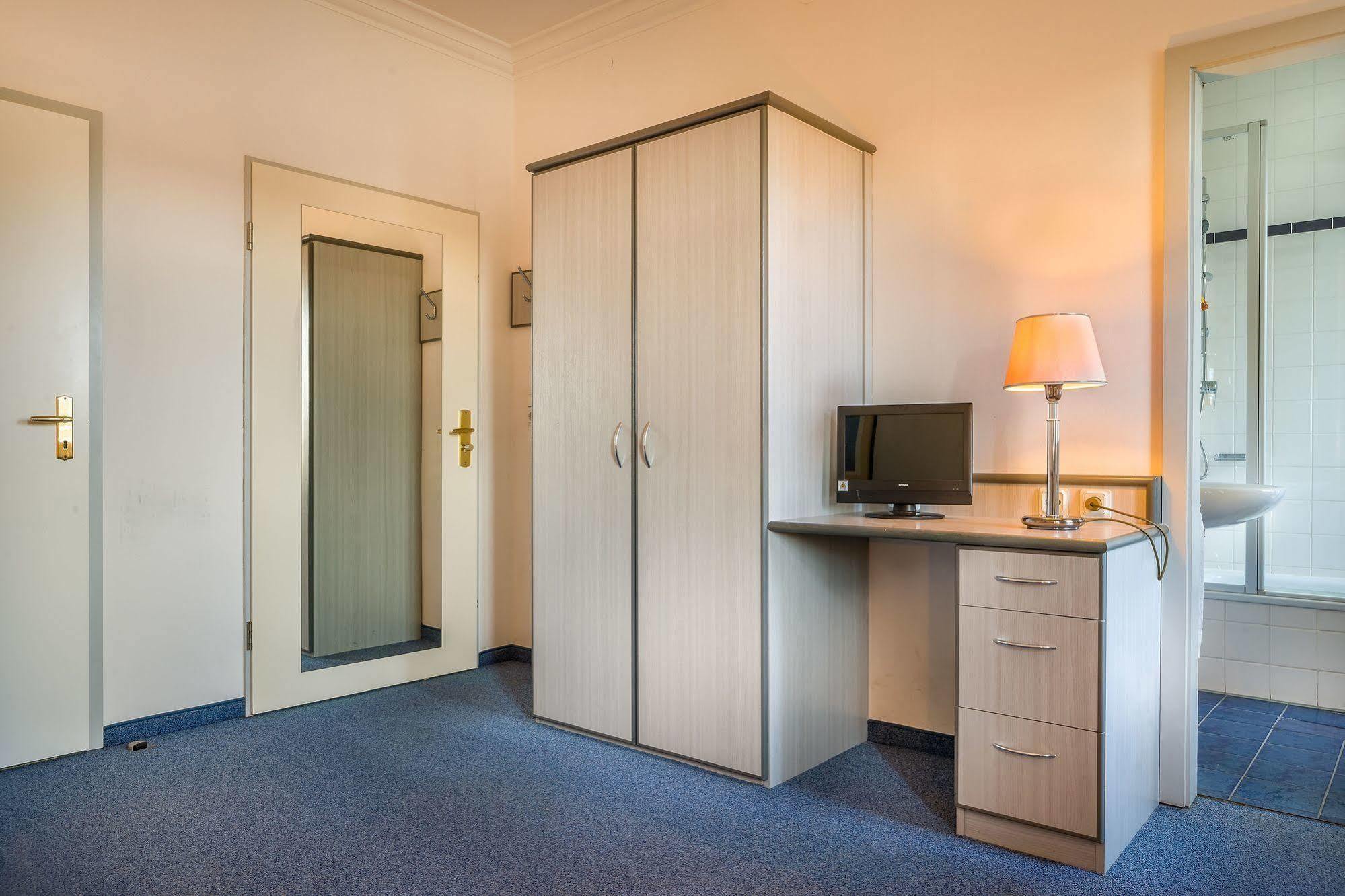 Hotel Am Bonhoefferplatz Δρέσδη Εξωτερικό φωτογραφία